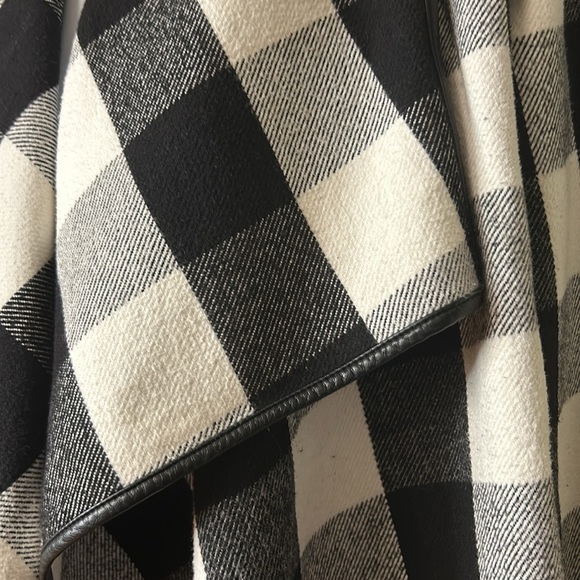 G. H. Bass & Co cardigan - Picture 4 of 11